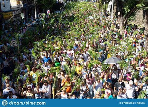 Crowds of Catholic Worshipers Wave Palm Branches during the Palm Sunday ...