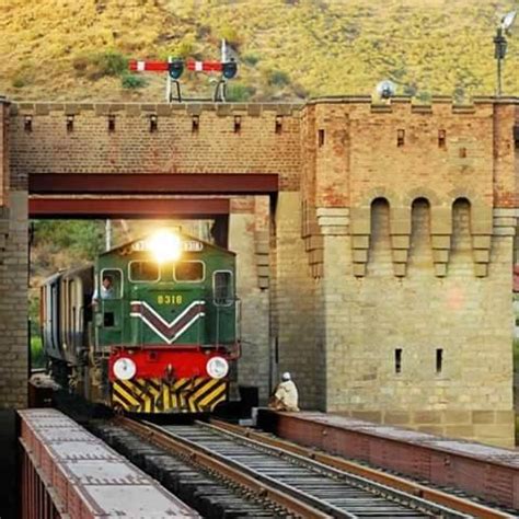 Attock Bridge on Indus River Train Entering Pictures - Attock News, Pictures, Videos