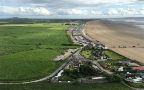 Brean residents call for beach closure to vehicles during lockdown amid Covid fears