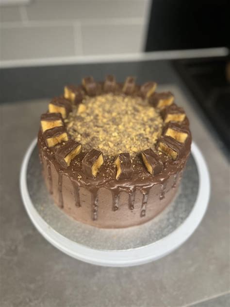 Chocolate crunchie cake : r/Baking