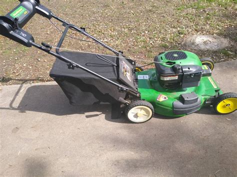 John Deere 22" RWD Self Propelled Push Lawn Mower - RonMowers