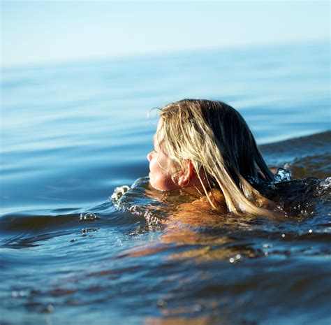 Swimming the Seven Seas: This Woman's Amazing Story Will inspire You to Live Life to the Fullest ...