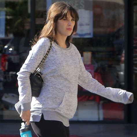 Zooey Deschanel Pregnant Pictures | POPSUGAR Celebrity