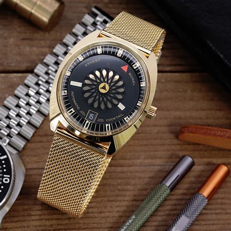 Gold Watches and Their Perfectly Cohesive Watch Bands | Strapcode