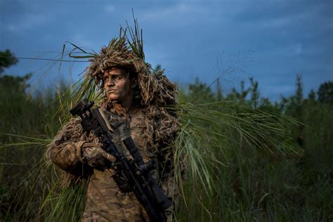 The U.S. Army Is Testing a New Sniper Suit | Sniper suit, Us army ...