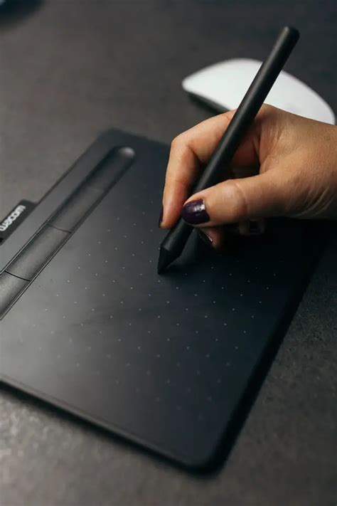 One by Wacom vs Intuos: Why I Use the Intuos