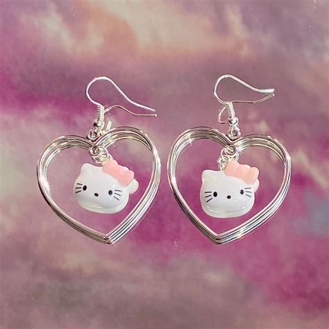 Silver Hello Kitty Heart Hoop Earrings | Hello kitty earrings, Hello kitty jewelry, Hello kitty ...