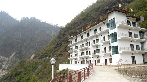 Book Hotel Samrat Resort Rudraprayag online with 16 % discount on Room Packages Tariff.