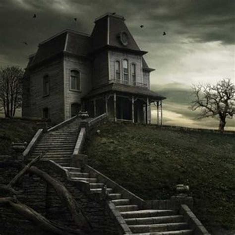 norman bates house - Google Search | Scary houses, Horror house, Bates ...