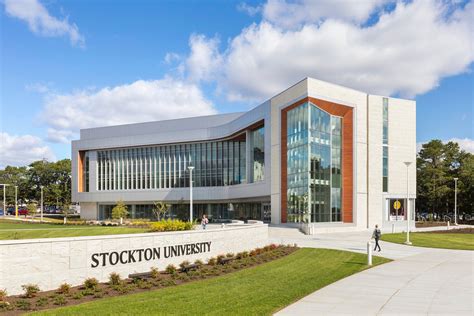 Stockton University: New Science Gateway Complex - Perkins Eastman