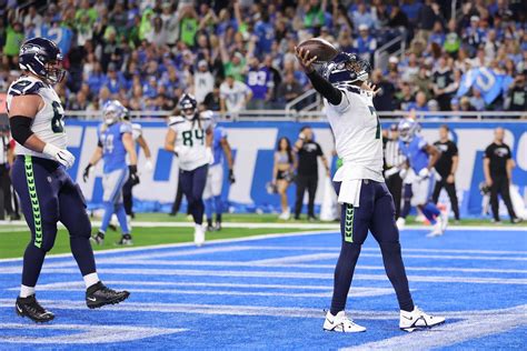 Twitter reacts to wild Seahawks-Lions shootout: Geno Smith, MVP ...