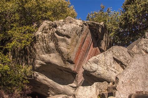 Hospital Rock | Hospital Rock is a large quartzite rock in S… | Flickr