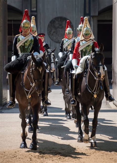 Pin by Quique Maqueda on Cavalry | Royal horse guards, Horse guards ...