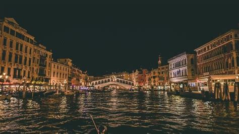 Guide to Venice Nightlife and Bars - Muranoglassitaly Guide