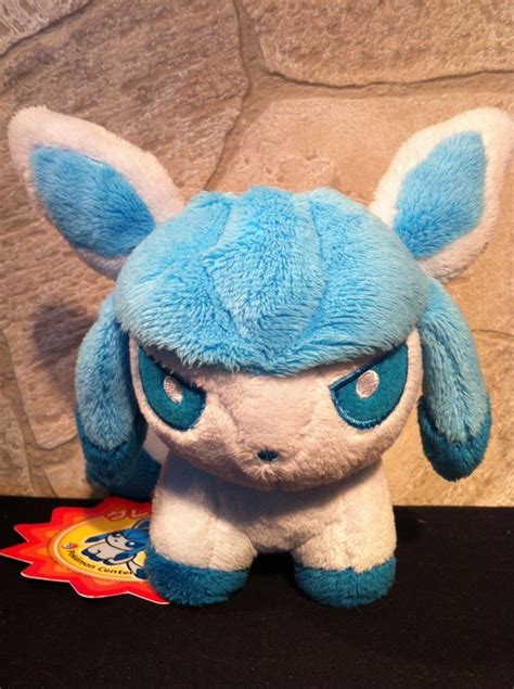 Eevee-Plushies - Nerdinsweden's Pokémon Collection