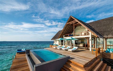 Four Seasons Resorts Maldives. - 2LUXURY2.COM