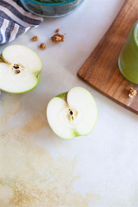 Easy Green Apple Smoothie (5 Ingredients!) - Joyfully Mad