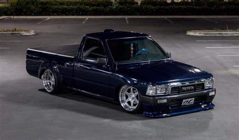 Toyota Hilux #Toyotaclassiccars | Toyota hilux, Lowrider trucks, Mini ...