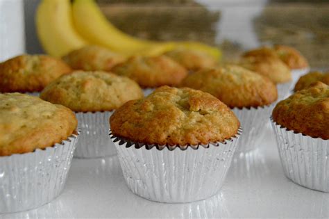 Moist Banana Muffins: The Best Recipe Around - The DIY Lighthouse