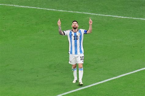 Lionel Messi Argentina kits are sold out after historic World Cup ...