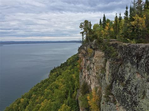 Découvrez les plus beaux paysages de l’Ontario lors de la visite du littoral du lac Supérieur ...