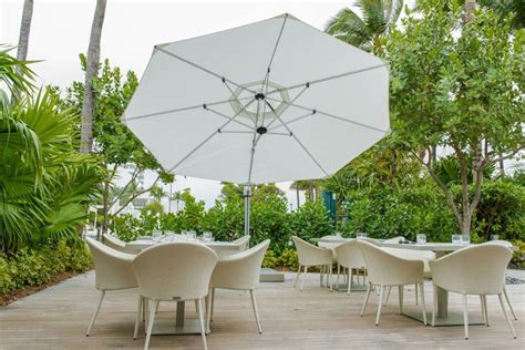 Eclipse Cantilever Square Umbrella | Commercial Patio Umbrellas ...