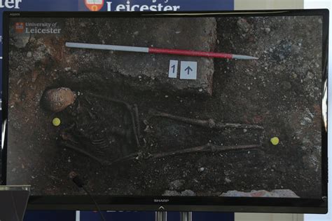 King Richard III skeleton found in parking lot - Photo 1 - CBS News