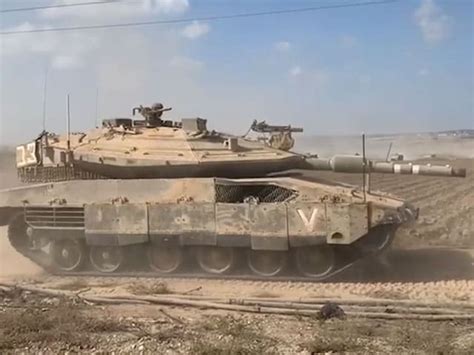 Israel Lines Up Tanks And Infantry Fighting Vehicles At Gaza Border ...