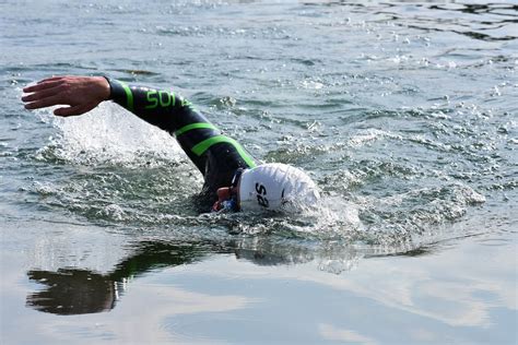 How Is Triathlon Swimming Technique Different To Standard Freestyle?