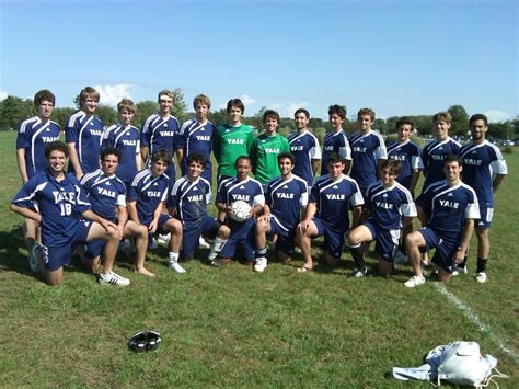 Team Photos | Yale Men's Club Soccer