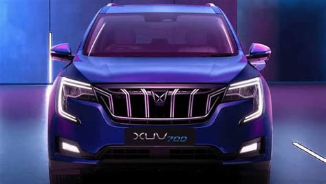 Mahindra XUV700 SUV engine options, variants, price explained