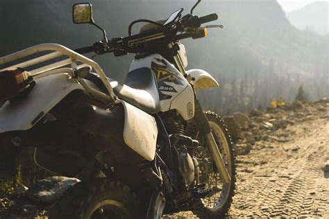 Suzuki DR350 Dirt Bike (Specs and Review) - Off-Roading Pro