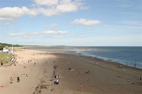 Broughty Ferry Beach Photo / Picture / Image : Dundee Angus UK