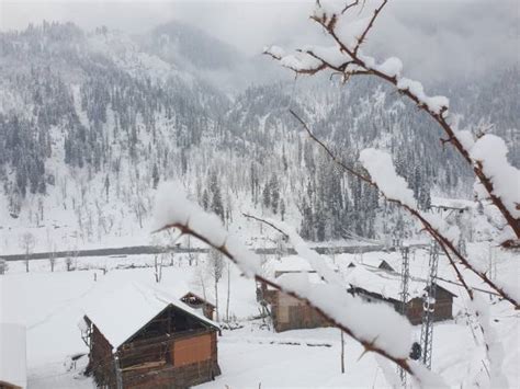 860+ Kashmir Snowfall Stock Photos, Pictures & Royalty-Free Images - iStock