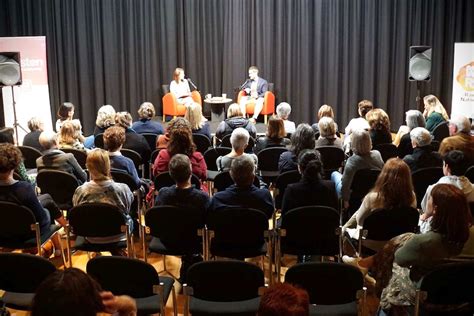 Craig Silvey with live audience at ABC Perth - ABC listen