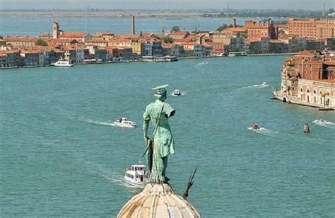 Canale Giudecca - Ferry to Venice by ships and catamarans from Piran, Umag, Poreč, Rovinj and Pula