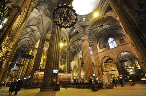 File:Cathedral of Santa Eulalia Barcelona.JPG - Wikimedia Commons