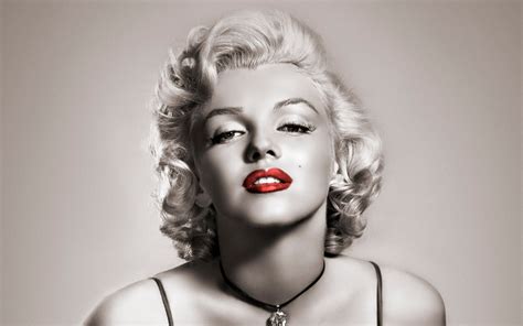 Marilyn Monroe Red Lips 2880 x 1800 Retina Display Wallpaper