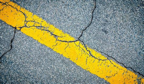 When to Repair Asphalt cracks?