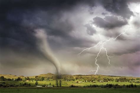 EF-3 Tornado Wreaks Havoc in Chattanooga Leaving Residents to Describe the Aftermath as a War ...