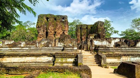 Sacred Quadrangle Vatadage Polonnaruwa Sri Lanka 51 - Sri Lanka Island Tours