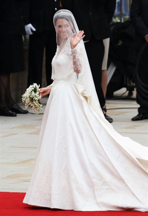 Kate Middleton's Wedding Dress Revealed | Entertainment Tonight