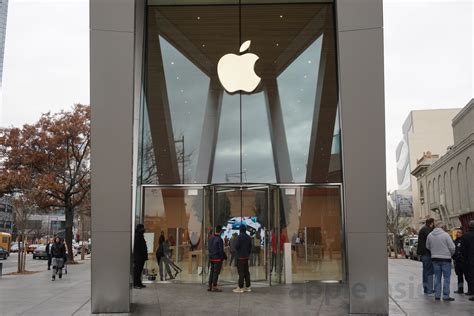 First look: Apple's downtown Brooklyn store has custom floors, ceiling ...