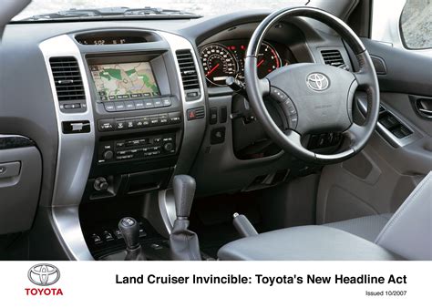 Land Cruiser Invincible Interior (2003 - 2009) - Toyota Media Site