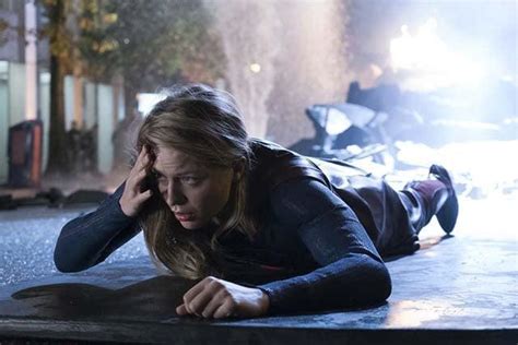 5 Questions Raised by 'Supergirl' Midseason Finale