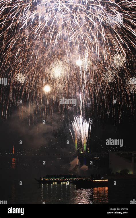 Fireworks in Odaiba bay, Tokyo, Japan Stock Photo - Alamy