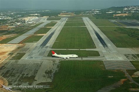 グアム 空港 グアム a b ウォンパット国際空港 - Phil Baker