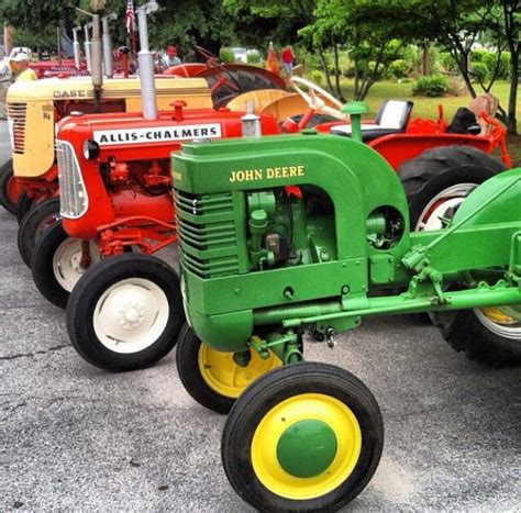 6 Reasons to Pick a Favorite Tractor - Antique Tractor Blog