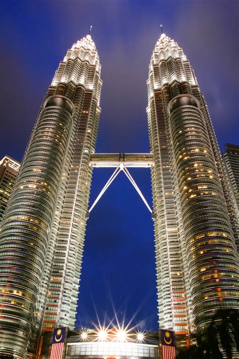 Petronas Towers in Kuala Lumpur, Malaysia | Franks Travelbox