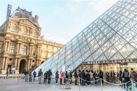 Visiting the Louvre Museum: Tips and Things to Know in 2024